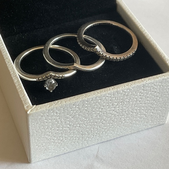 Pandora Silver Chevron Ring with Clear Stone - Picture 3 of 4